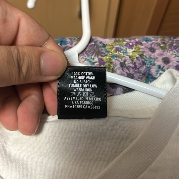 KR3W Men’s Size Medium White Graphic T-Shirt $10 - Picture 5 of 6